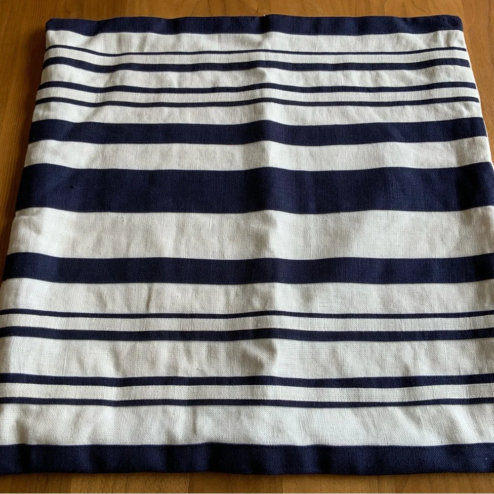 Williams Sonoma Navy and Off-White Stripe Pillow Cover 20 x 20 NIP No Tags